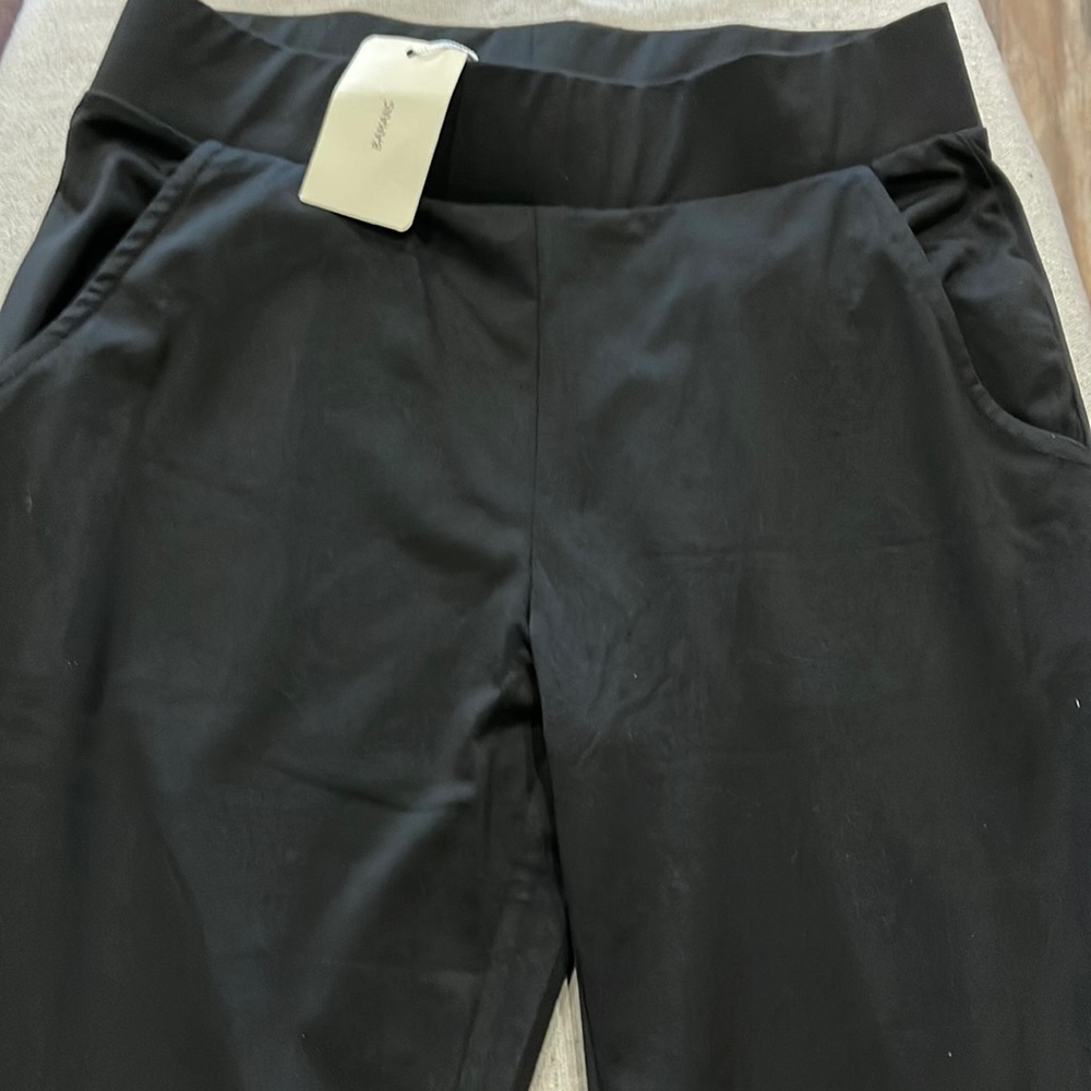 Bamans Pants Black NWT Sz M Flare Legs